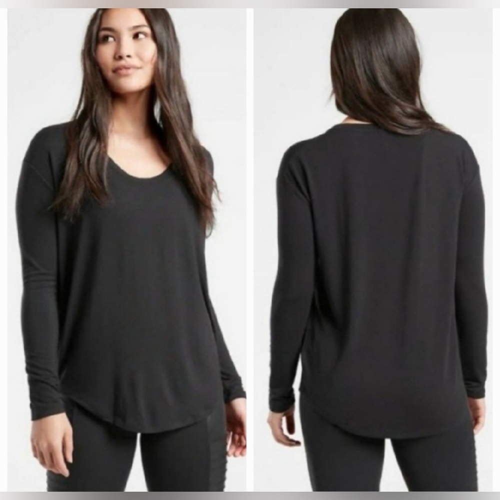 Athleta Cloudlight Stratus Black Scoop Neck Long Sleeve Tee